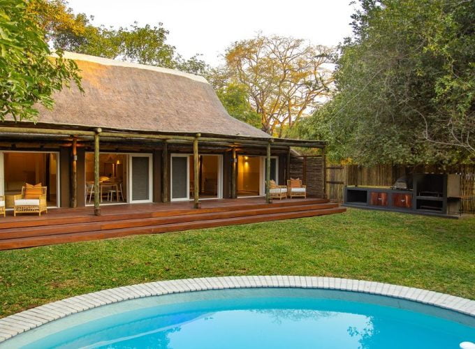 6 Nights – Zambia & Botswana Safari Tour
