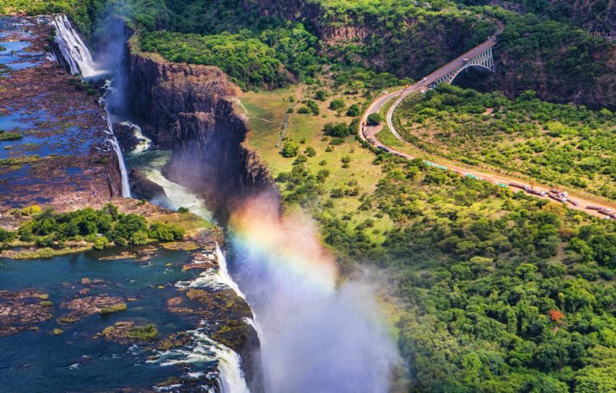 Guided Tour of the Falls – Zimbabwe side Tour