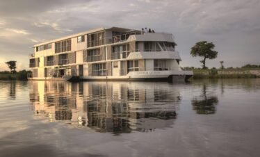 3 Nights – Africa Luxury Cruise